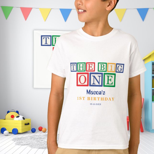 Camiseta Colorful Retro Block Design  First Birthday (Subido por el creador)