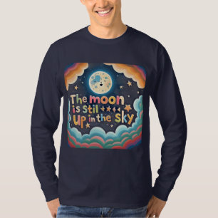 Camiseta colorida dibujada a mano - "La luna sigue