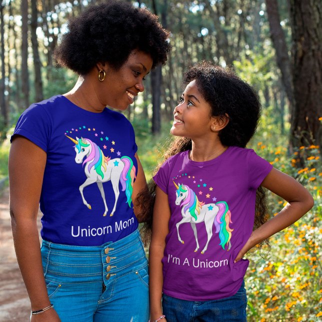 Camiseta Colorida mamá de Unicornio arcoiris (Subido por el creador)