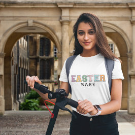 Camiseta Colorido Babe de Pascua Estilo Varsity Texto sobre