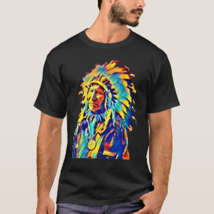 Camiseta Colorido en la nube roja, el jefe indio nativo ame