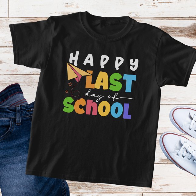 Camiseta Colorido "Feliz último día de clases" (Subido por el creador)