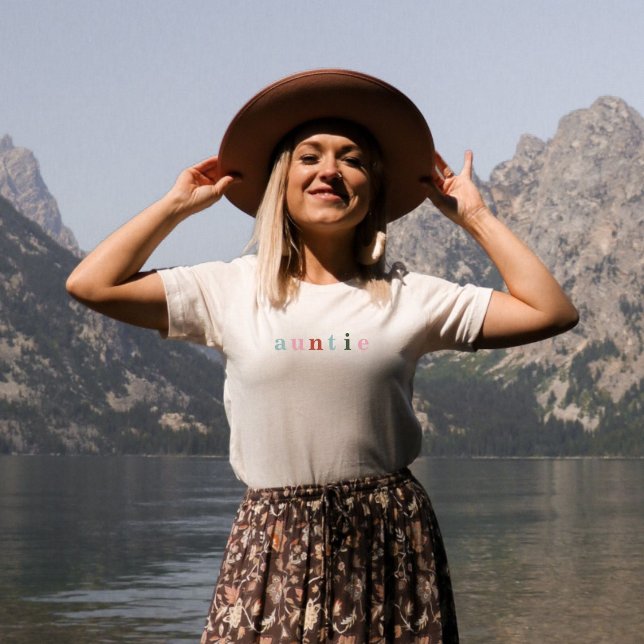 Camiseta Colourful Auntie Aunt Newborn Baby Family T-shirt (Subido por el creador)