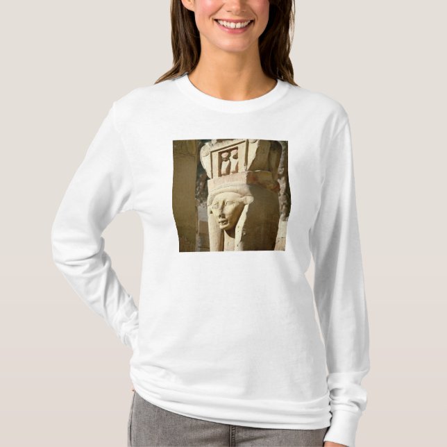 Camiseta columna Hathor-dirigida, de la capilla de (Anverso)