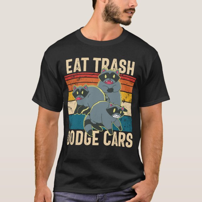 Camiseta Coma Basura Dodge Carros Retro Raccoon Trash Panda (Anverso)