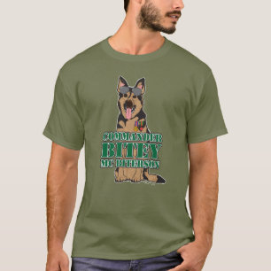 Camiseta Comandante Bitey McBiterson - Pastor alemán