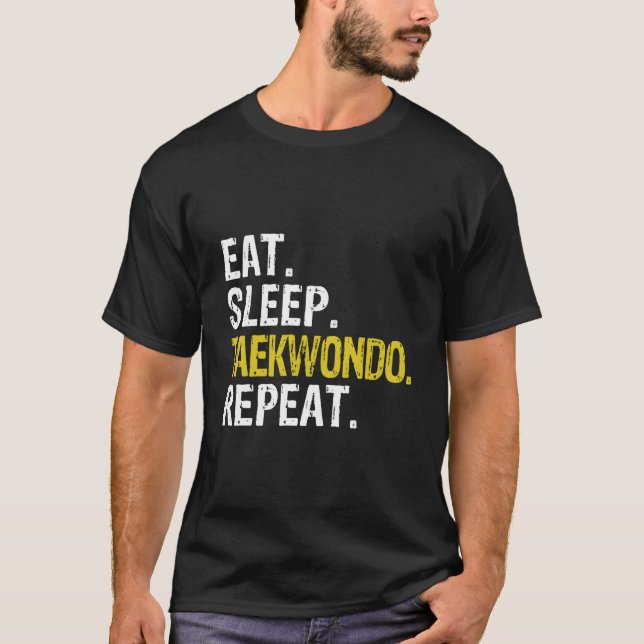 Camiseta Come Taekwondo Duerme Repite (Anverso)