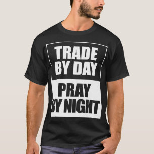 Camiseta Comercio de día rezando por reservas nocturnas y