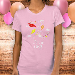 Camiseta Cometas en Sky Pink Es un Baby Shower Chica