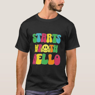 Camiseta Comienza con Hello Teacher Amistad Inclusión 