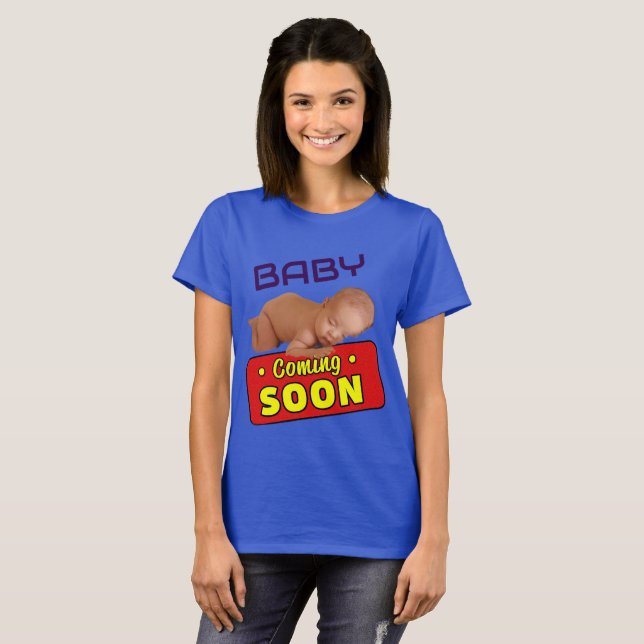 Camiseta Comming de bebé pronto (Anverso completo)