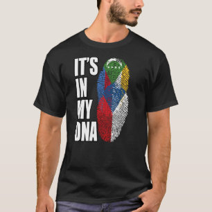 Camiseta Comorán Y Checo Mezclan El Patrimonio De La Bander