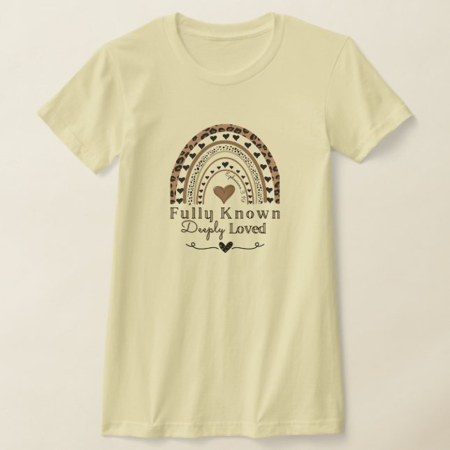 Camiseta Completamente conocido y profundamente querido por (Distribución)