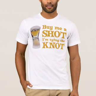 Camiseta Cómprame una foto que estoy atando el nudo