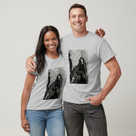 Camiseta con boceto de moda en blanco y negro