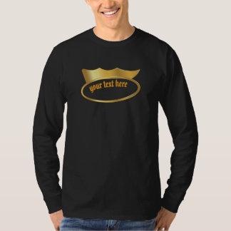 Camiseta con corona dorada y nombre gótico persona