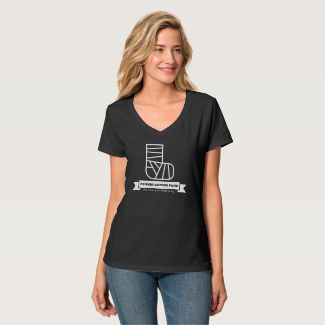 Camiseta con cuello en V de Denver Actors Fund (Anverso completo)
