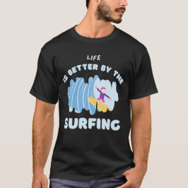 Camiseta con diseño de surf