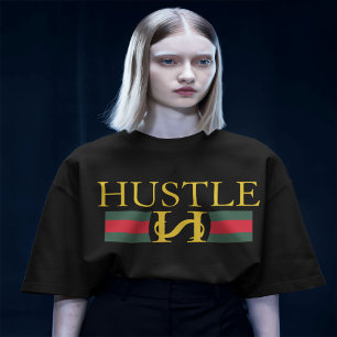 Camiseta con el logotipo del diseñador de cascos,