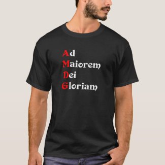 Camiseta con el texto Ad Maiorem Dei Gloriam