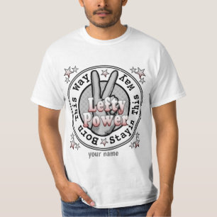 Camiseta con la mano izquierda y la izquierda con