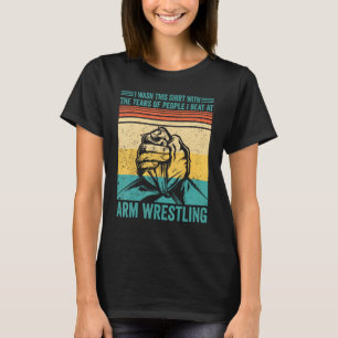Camiseta Con Lágrimas De Gente Que Golpeo En El Brazo De Lu