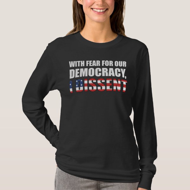Camiseta Con Miedo Por Nuestra Democracia, Discrepo (Anverso)