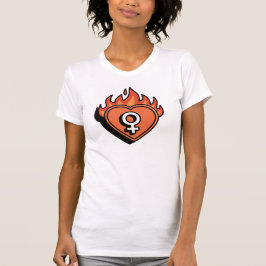 Camiseta con símbolo feminista de corazón en llama