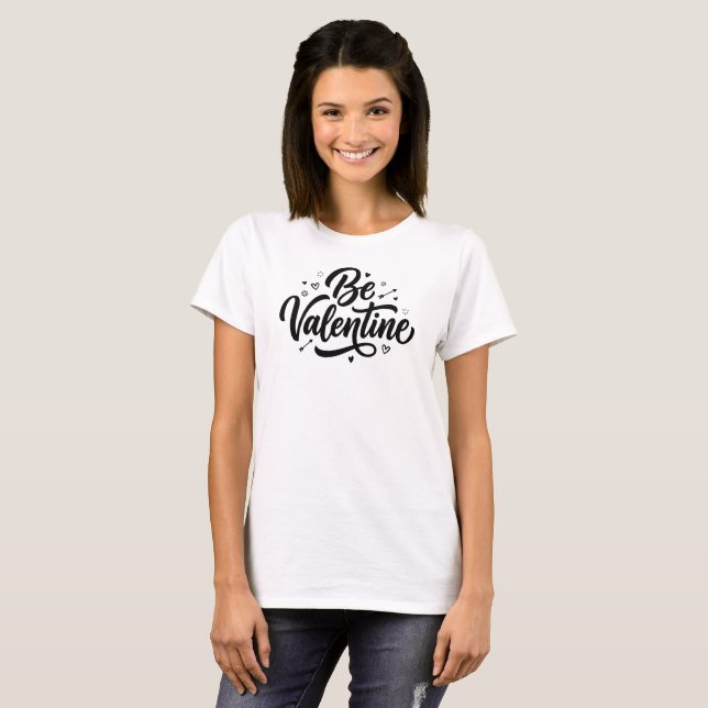 Camiseta con tipografía minimal audaz de San Valen (Anverso completo)