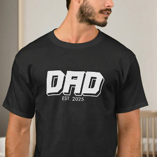 Camiseta con tipografía negrita Dad Established 20