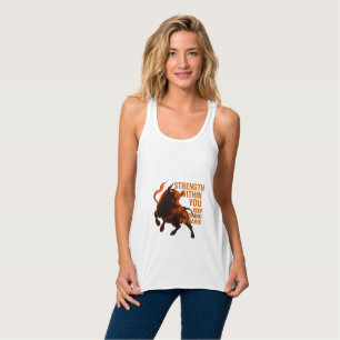 CAMISETA CON TIRANTES FUERZA DENTRO DE USTED SIGUE EMPUJANDO HACIA ADELA
