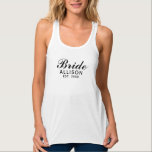 Camiseta Con Tirantes Guión de novia Blanco Negro Nombre de fecha establ<br><div class="desc">Muestra tu estilo en esta parte superior del tanque de nombres de fecha establecidos en blanco de guión de novia. El texto es el guión negro "Novia" centrado en la parte delantera. Personalizado con el nombre de la novia y año de boda establecido. Gran idea de regalo para la ducha...</div>