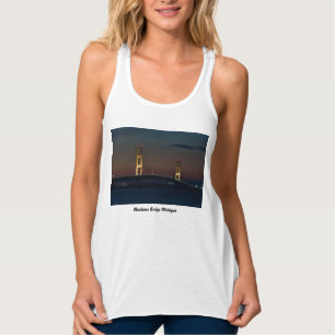Camiseta Con Tirantes Noche en la cima del tanque puente Mackinac