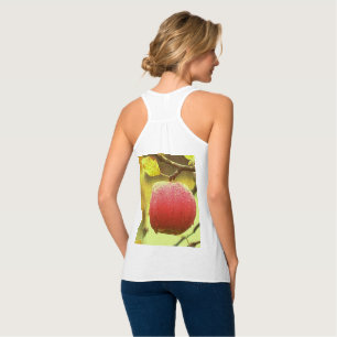 Camiseta Con Tirantes "Red Apple on Tree" Foto Cute. ¡Hazte con una en Z