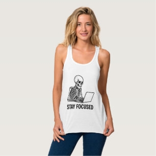 Camiseta Con Tirantes Skeleton en la laptop: mantente centrado