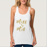 Camiseta Con Tirantes Srta. Bridal Shower Fiesta Relieve metalizado dora<br><div class="desc">Miss a la Sra. Bridal Shower Relieve metalizado dorado Script Camiseta Blanca para una ducha de novia moderna y elegante.</div>