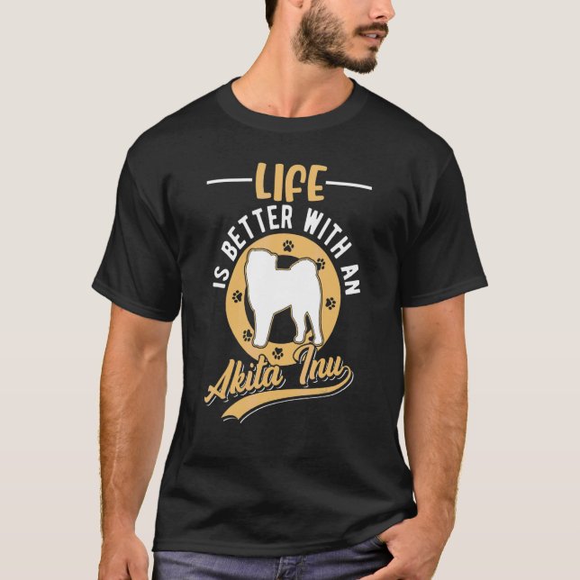 Camiseta Con un Akita Inu (Anverso)
