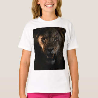 camiseta con un león