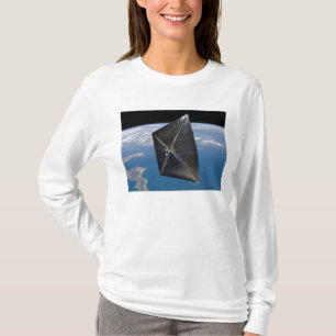 Camiseta Concepto artístico de NanoSail-D en el espacio