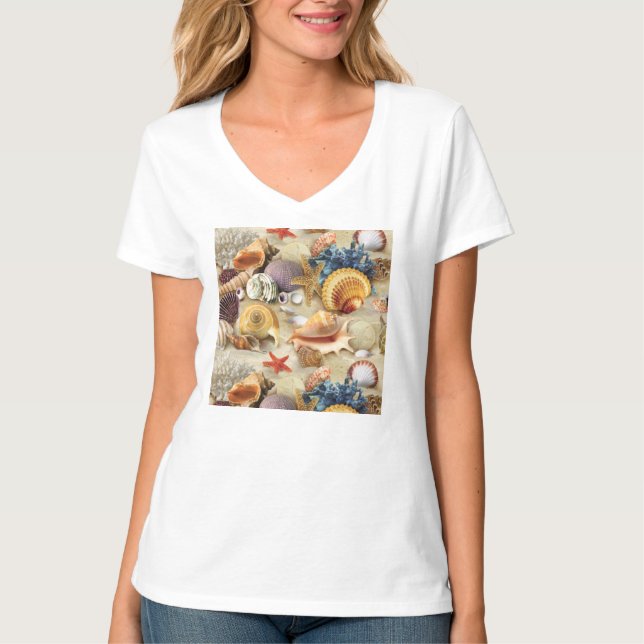 Camiseta conchas marinas en la playa (Anverso)