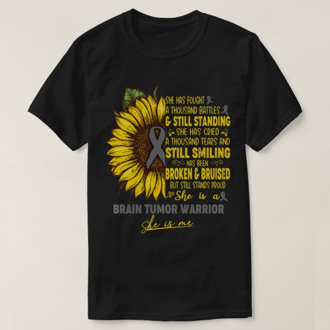 Camiseta Conciencia sobre los tumores cerebrales Ella es un (Diseño del anverso)