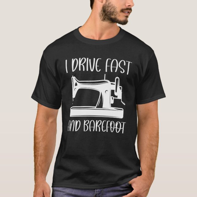 Camiseta Conduzco rápido y descalzo divertido (Anverso)