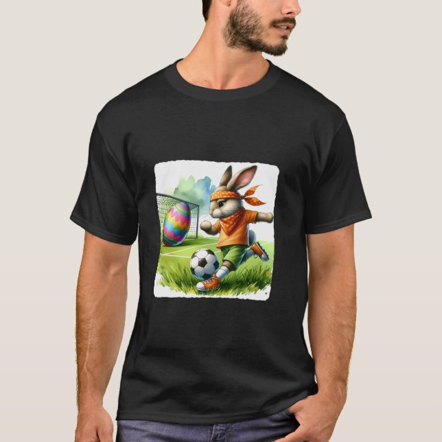 Camiseta Conejo De Pascua Jugando Fútbol Con Un Huevo Festi (Anverso)
