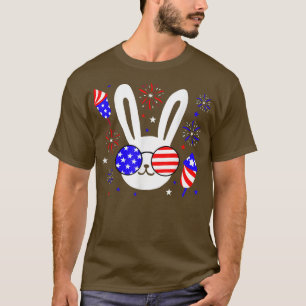Camiseta Conejo lindo con gafas de sol con bandera 4 de jul