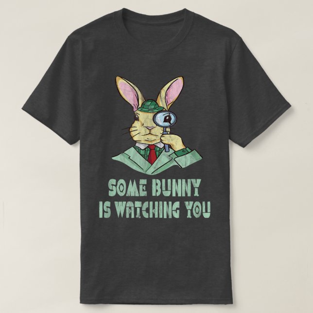 Camiseta Conejo observando tu detective conejito espía de P (Diseño del anverso)