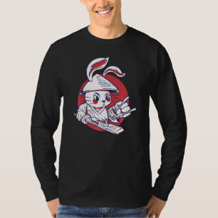Camiseta Conejo samurai haciendo sushi japonés