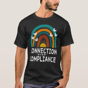 Camiseta Conexión arco iris sobre el profesor de cumplimien