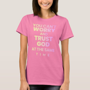 Camiseta Confía en Dios Rosa