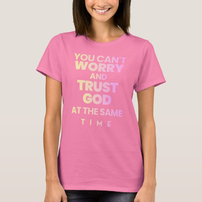 Camiseta Confía en Dios Rosa (Anverso)