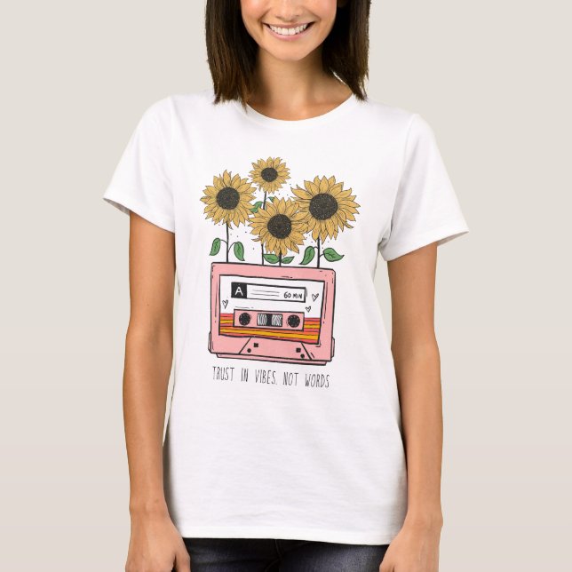 Camiseta Confiar en Vibes No Palabras (Anverso)